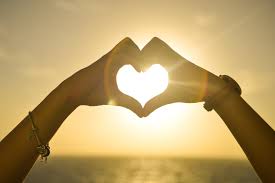 مقولة اليوم| القلب يعشق كل جميل 1468317553 101 5047 love