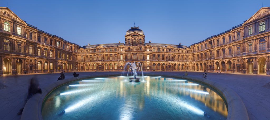 1471867985 584 4421287 louvre cour carree scaled