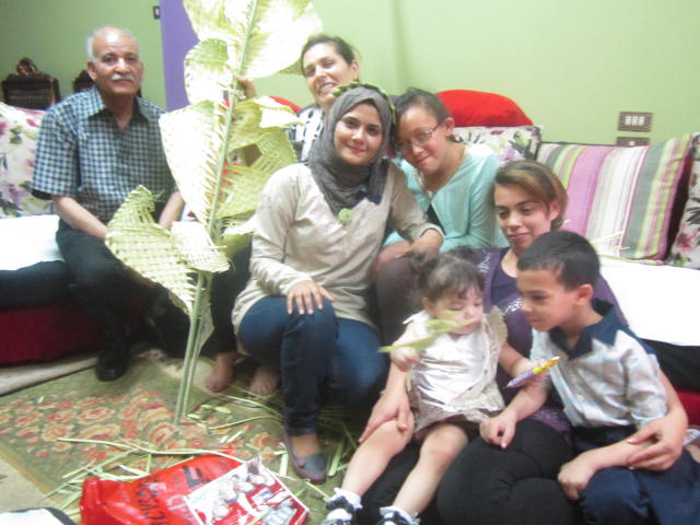 في “عيد الخويصة” صنعنا “خاتم” من “السعف”.. يوم في بيت “المقدس” عاطف IMG 1684 1