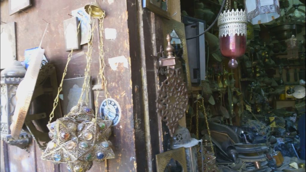 كيف حوّل “الصنايعية” النحاس إلى تحف؟ 1497434120 570 286916