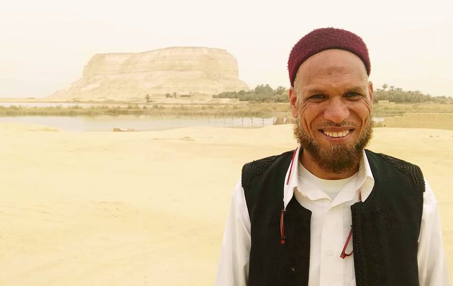 "البرّاح".. رجل الإعلام الشعبي في سيوة 1499262223 956 37517 1499169157 611 37517 12006175 10153350642036846 727249096305217441 n e1499262260215