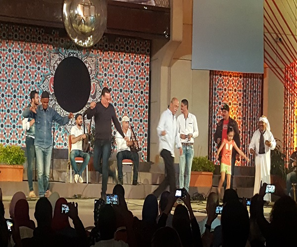 «الطنبورة» تعزف ألبومها الجديد على أوتار الزمن 1525342461 482 171944 20180426 203912