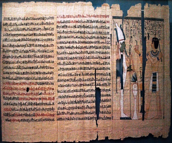 من الأدب الفرعوني| "لا تمثل دور الرئيس مع زوجك في بيتها".. نصائح "آني" 1534060798 465 210130 pinedjemiibookofthedeadbritishmuseumaugust2108