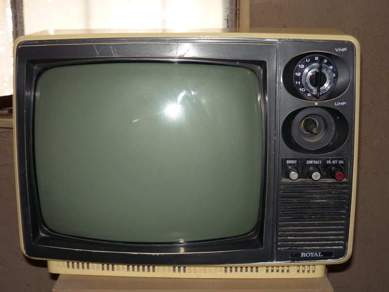 بالحجز والضريبة.. ذكريات أهل المنصورة مع التلفزيون 1542814704 508 272685 television pequena blanco y negro