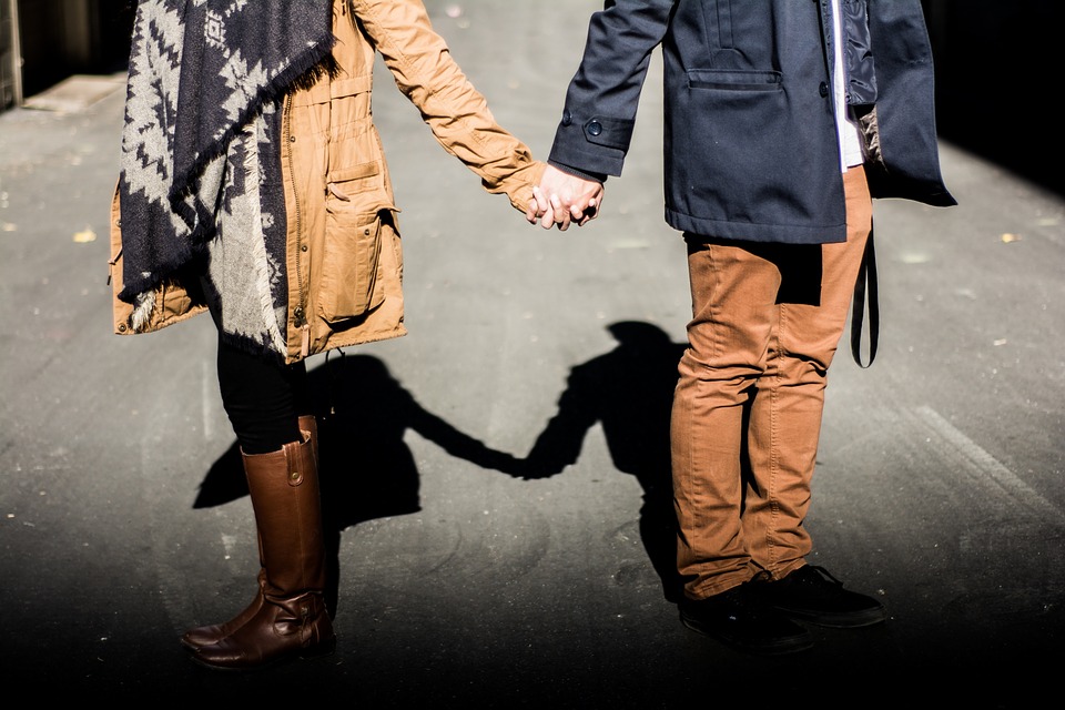 1545318182 890 156931 holdinghands1031665 960 720