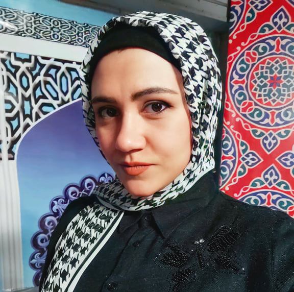 «مروة رزق».. فنانة تحّول المنتجات التالفة لديكورات منزلية 209813693 830572554250732 7646809472991266296 n 1