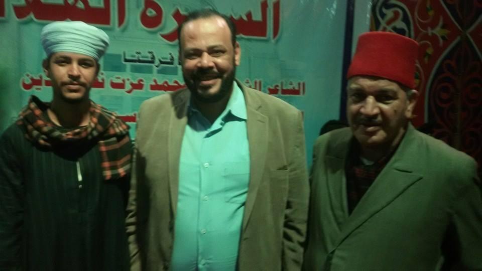 مسعود شومان مع عدد من المنشدين 