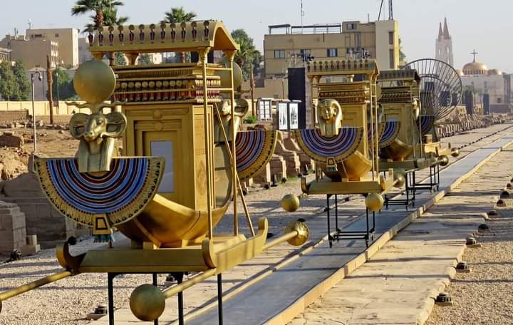 الزوارق المقدسة