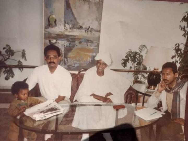 من اليسار إلى اليمين د. مصطفى أحمد علي ود. عبدالله الطيب في الرباط صيف 1994- من أرشيف د.مصطفى أحمد علي