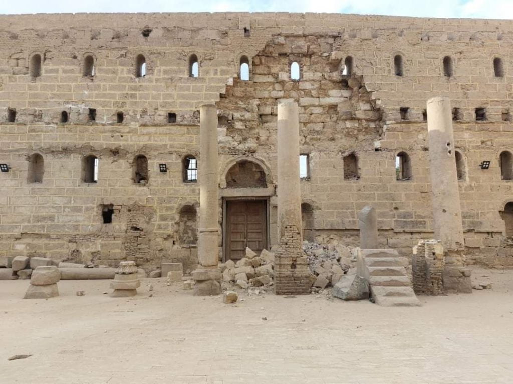 «الدير الأبيض»: كيف تم إهمال أقدم مبنى حجري مسيحي على وجه الأرض؟ FB IMG 1641755506589