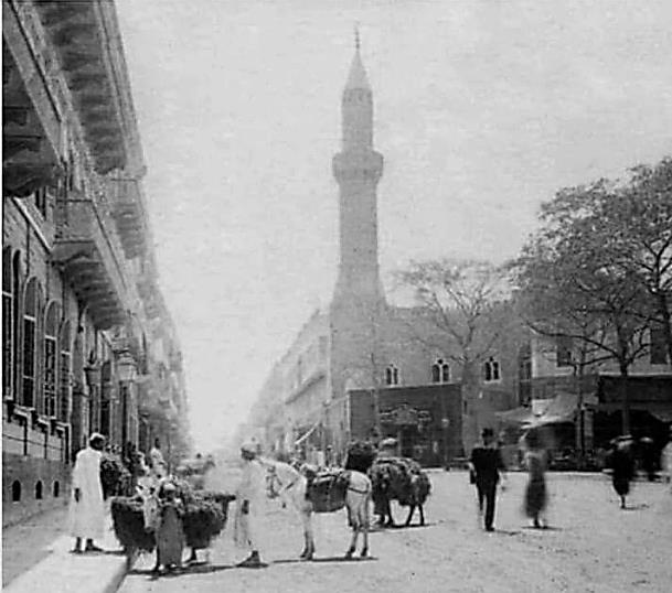 جامع عثمان كتخدا المعروف باسم الكخيا، الناجي الوحيد من عمليات الهدم.