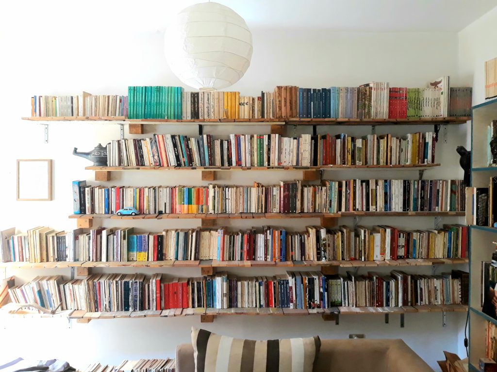 جزء من المكتبة