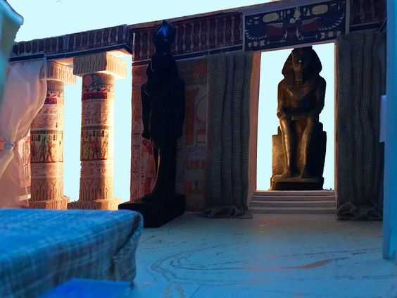 نموذج حجرة نوم من فيلم الوصايا العشر تصميم عباس الشيخ