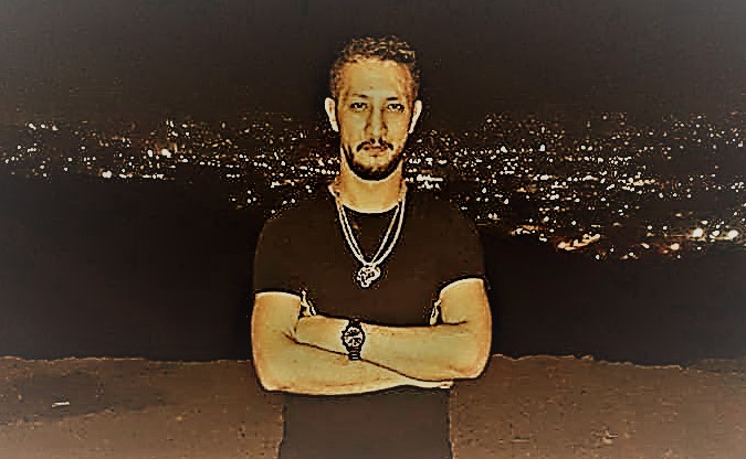 أحد الضحايا بإذن خاص من الأسرة