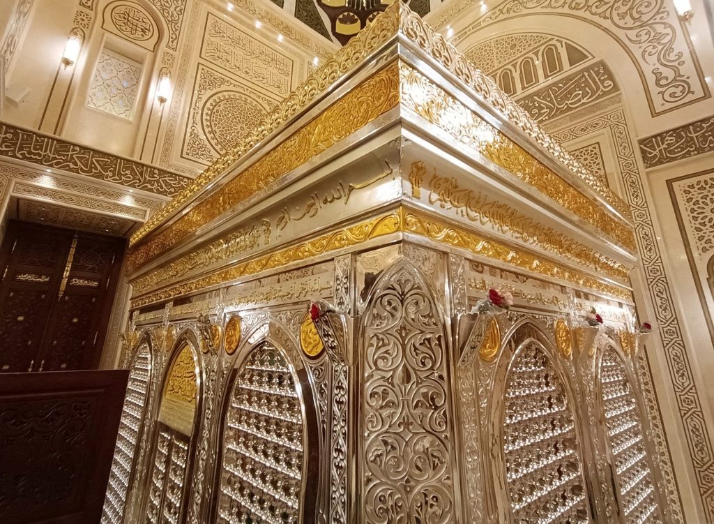 مشهد السيدة نفيسة.. هندي برائحة توابل البهرة! 111