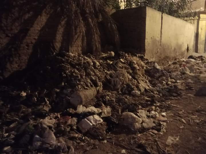 إهمال وقمامة بحمام عزوز الأثري بمدينة رشيد 2 1