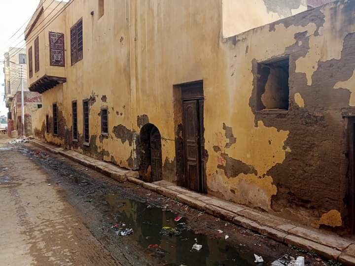 إهمال وقمامة بحمام عزوز الأثري بمدينة رشيد 3 1