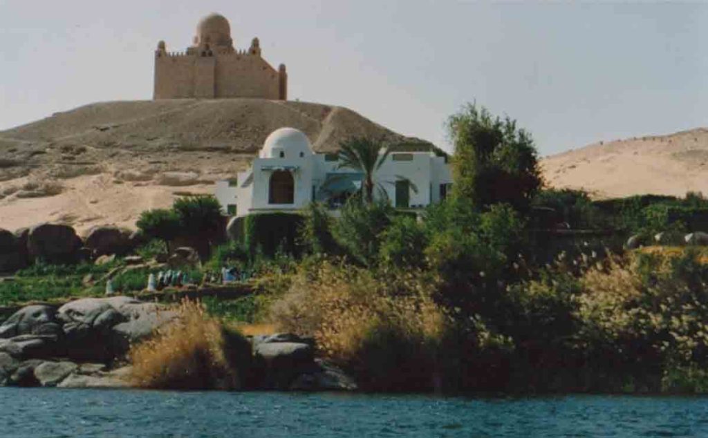 ضريح آغا خان الثالث والرابع بأسوان 1024x634 1