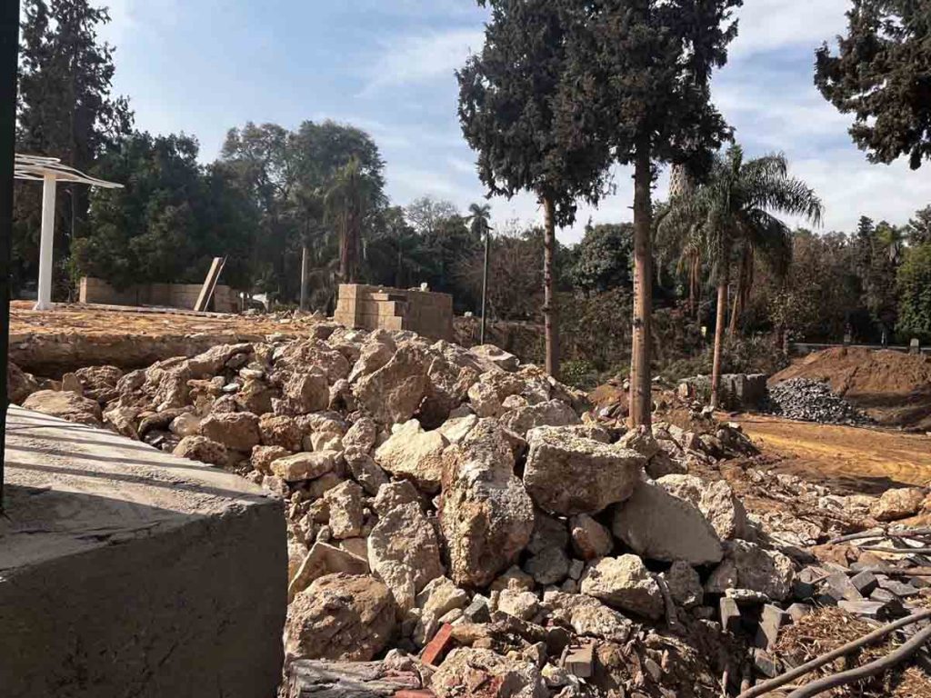 حديقة «المسلة» تحت التهديد: «عريضة» تطالب بوقف أعمال البناء وصب الخرسانة أعمال بناء وصب خرسان بحديقة المسلة التراثية بالزمالك 2 1536x1152 1