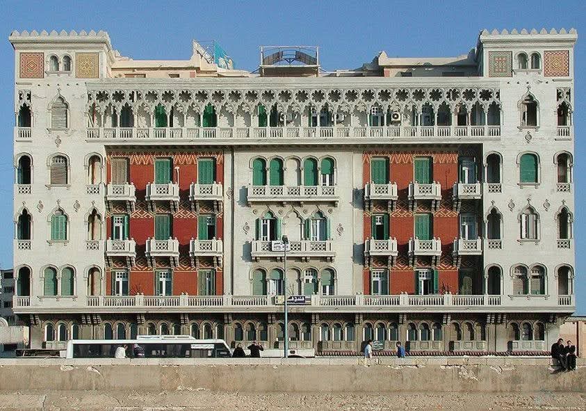 عمارة «فينيسيا الصغرى» أمام التحقيقات بسبب مخالفات إنشائية