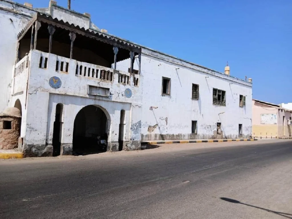 «قصر الحكومة العثماني» بالقصير.. من مركز للسلطة إلى أطلال منسية kasr
