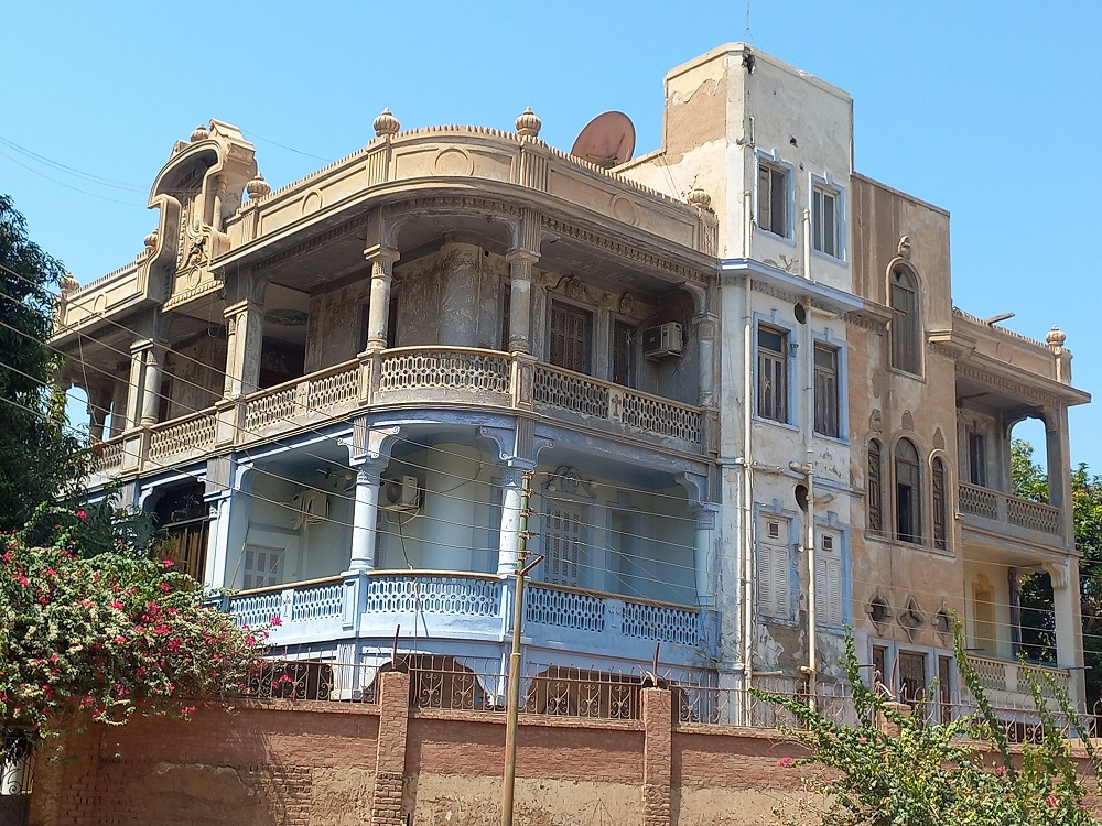 قصر مونوريوس