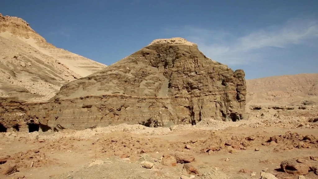 «محمية الدبابية» بالأقصر.. سجل جيولوجي يكشف التغير المناخي قبل 55 مليون عام eldababia 19 1536x864