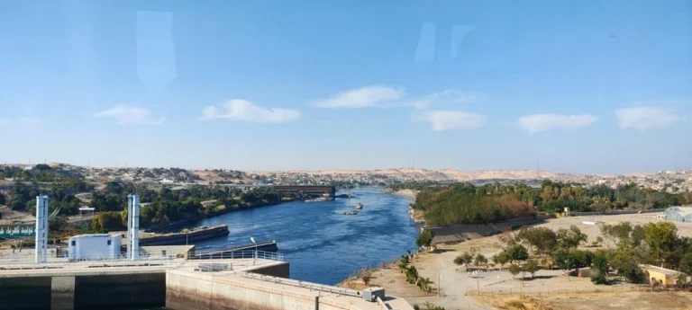 dam cover